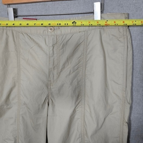 NWT Levi's Women's Baggy Parachute Pants White Pepper Tan XL - Picture 13 of 15